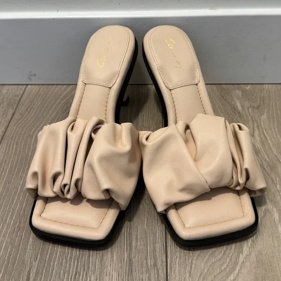 New ✨ Circus by Sam SLADE SUMMER SAND/SUPER SOFT NAPPA - 8.5 / M - Picture 2 of 4